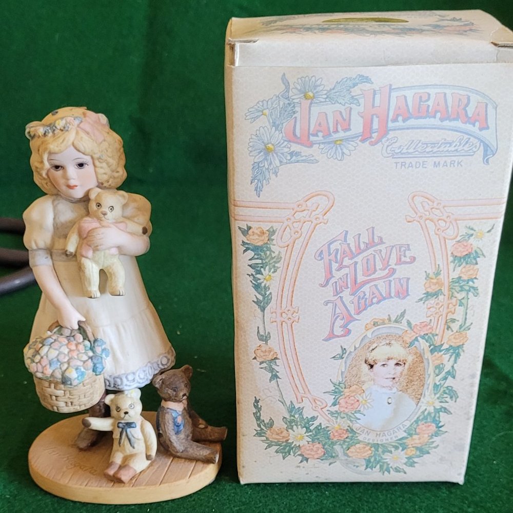 Jan Hagara collectables "Goldie"